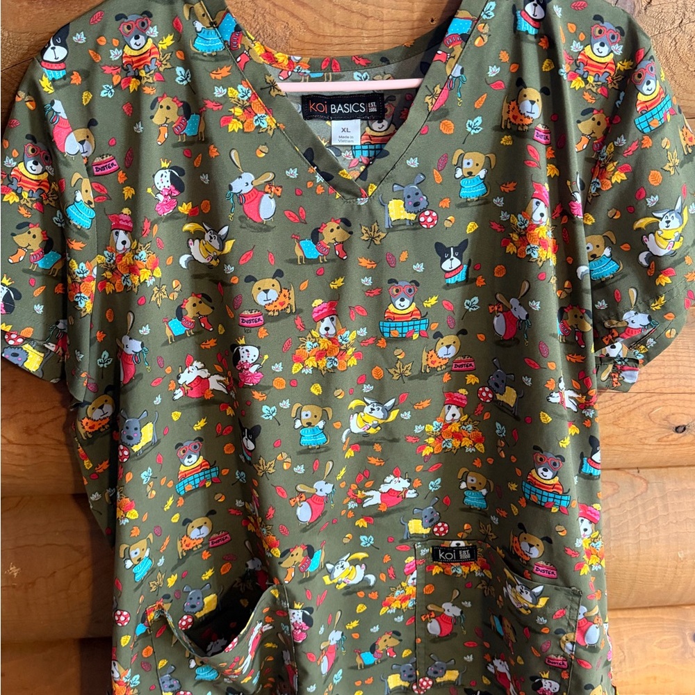 Women's Printed Scrub Top - Green